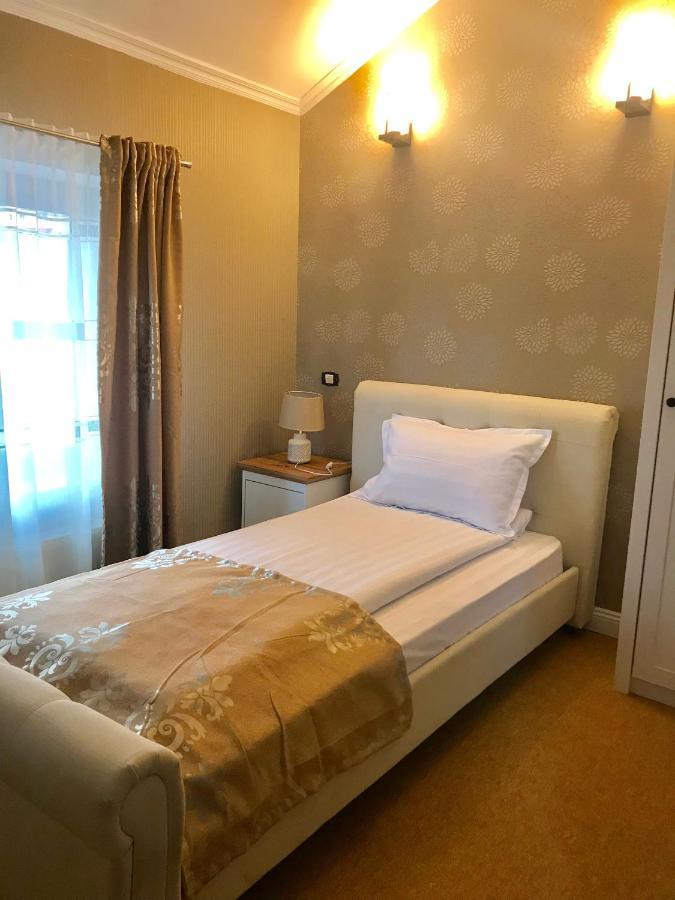 Vila 18 Hotel Boutique บูคาเรสต์ ภายนอก รูปภาพ