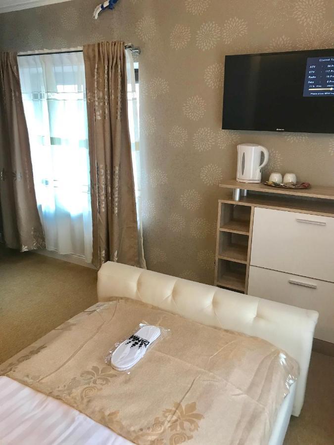 Vila 18 Hotel Boutique บูคาเรสต์ ภายนอก รูปภาพ