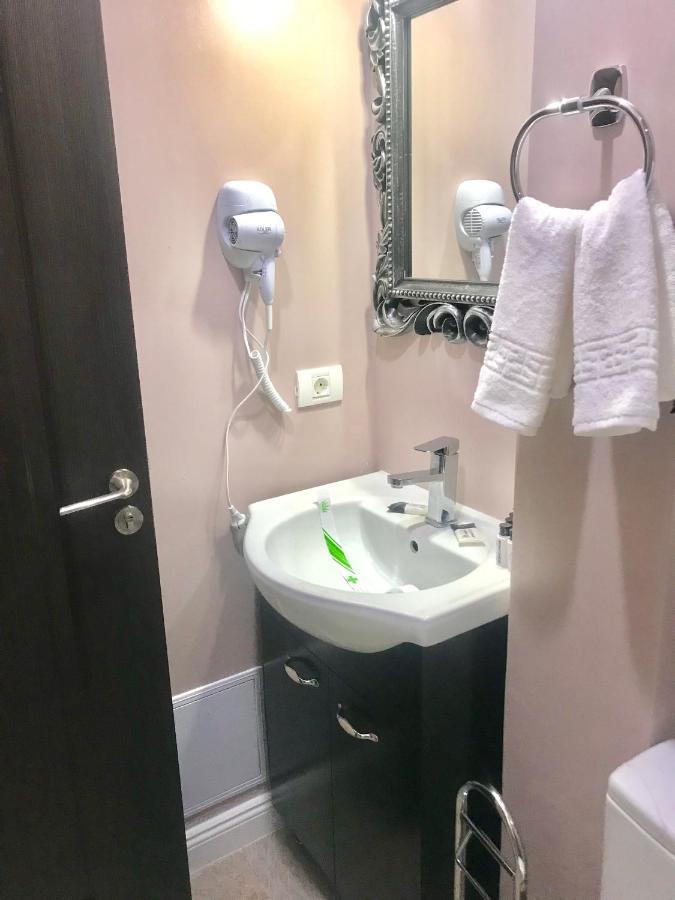 Vila 18 Hotel Boutique บูคาเรสต์ ภายนอก รูปภาพ
